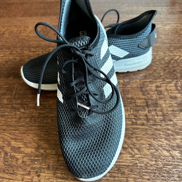 ADIDAS "Cloudform" lightweight runners - Picture 2 of 5